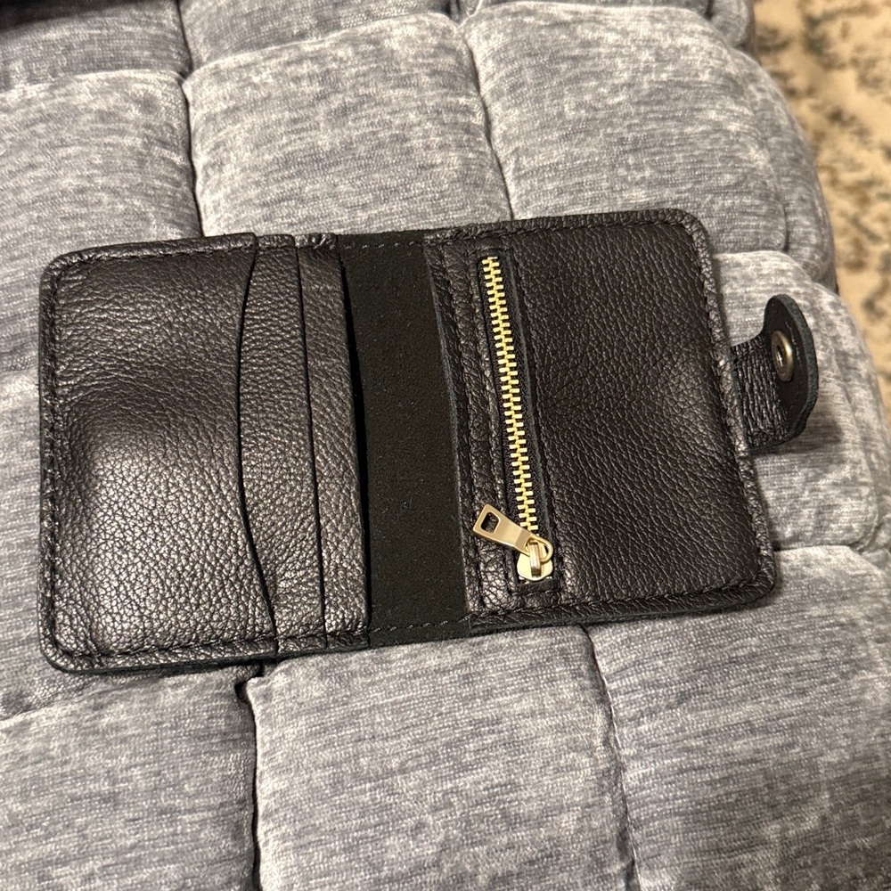 Portland Leather Elegant Black Leather Shoulder Bag - Picture 7 of 8